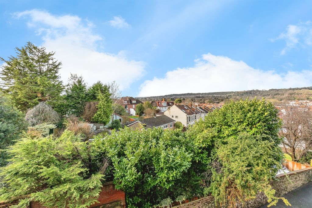 Property photo 3 of 15