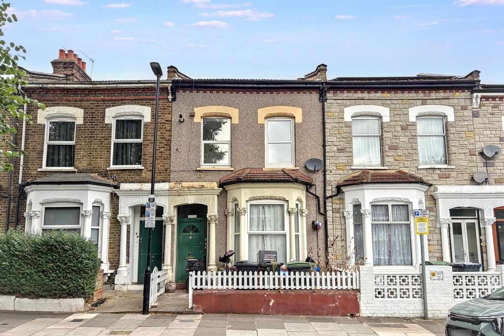 Property photo 1 of 13 15B The Avenue, Tottenham, London, N17 6Tb
