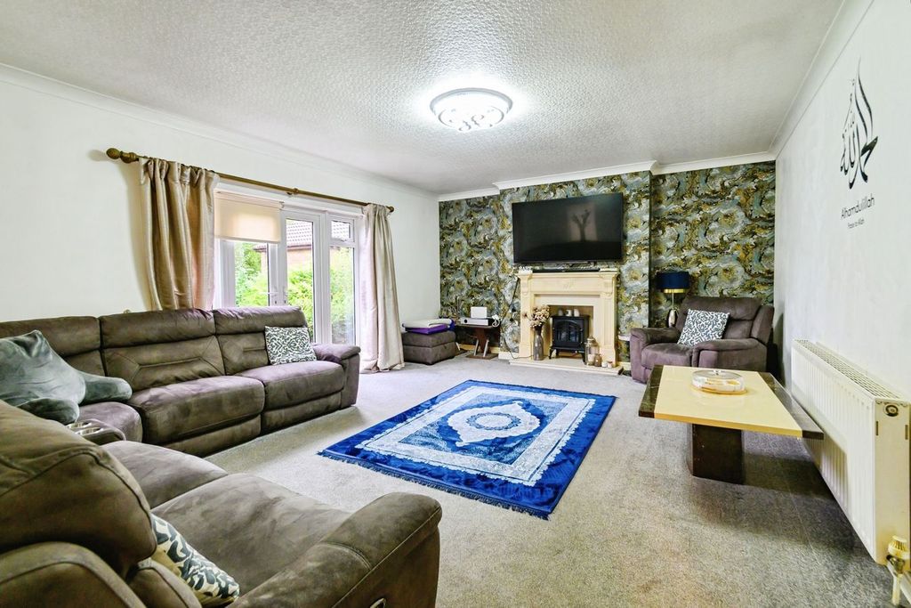 Property photo 3 of 19