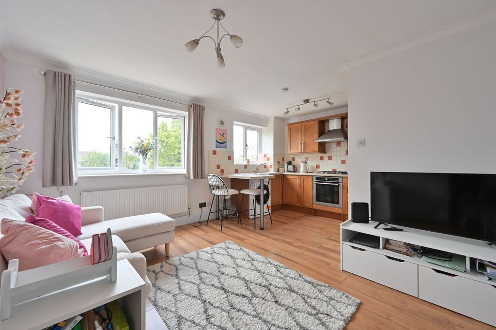 Property photo 2 of 12