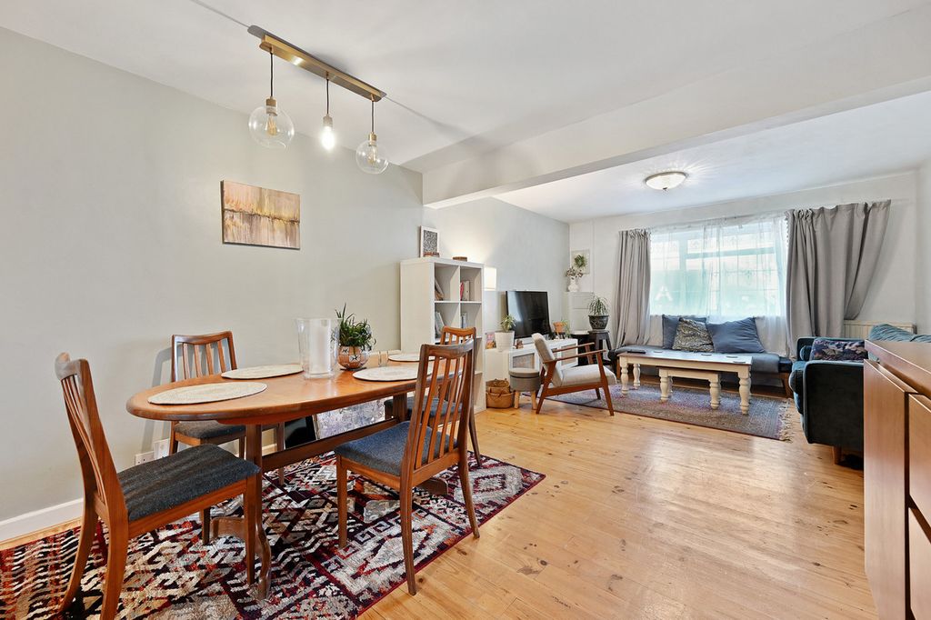 Property photo 3 of 26