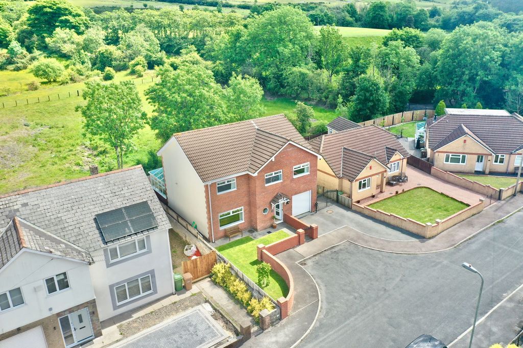 Property photo 1 of 42