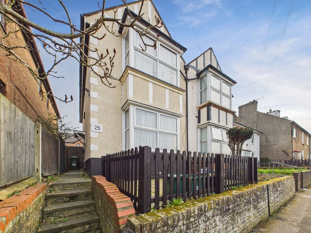Property photo 1 of 11 4037053
