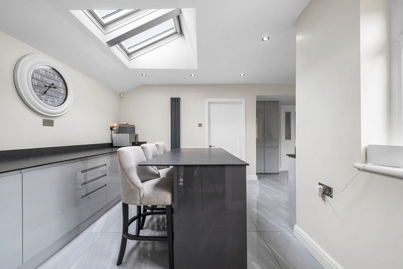 Property photo 3 of 28 4340062