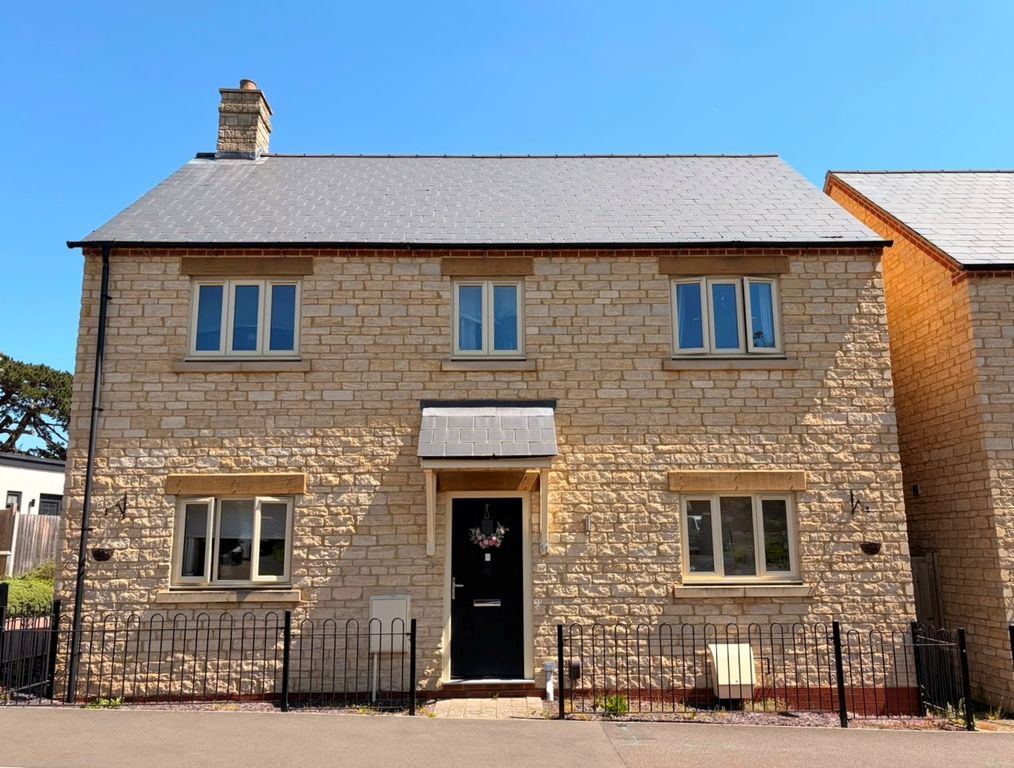 Property photo 1 of 13 Front