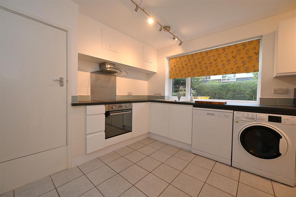 Property photo 3 of 17 Kitchen1.Jpg