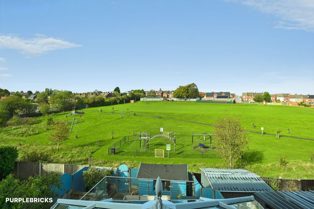 Property photo 2 of 29