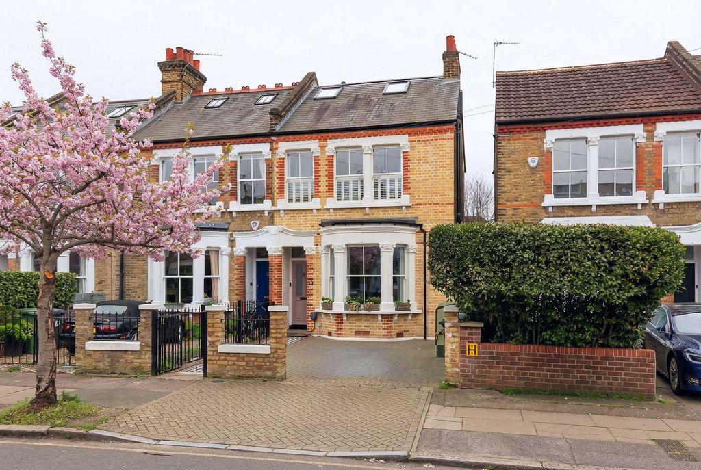 Property photo 1 of 34