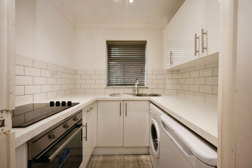 Property photo 3 of 10 Pbox-Img.Jpg
