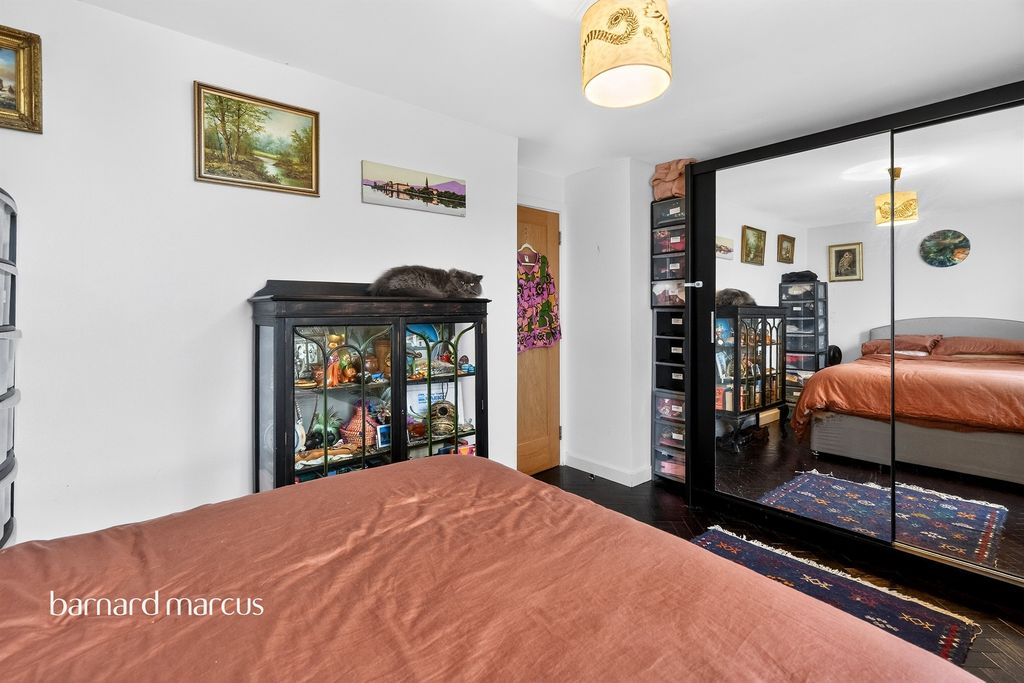 Property photo 3 of 25