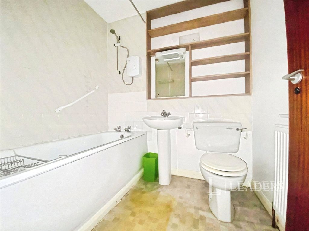 Property photo 3 of 6 Picture No. 19
