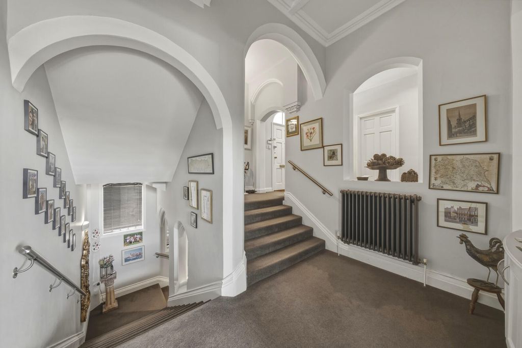 Additional image 14 of 4 bed flat for saleNewcastle Drive, The Park NG7