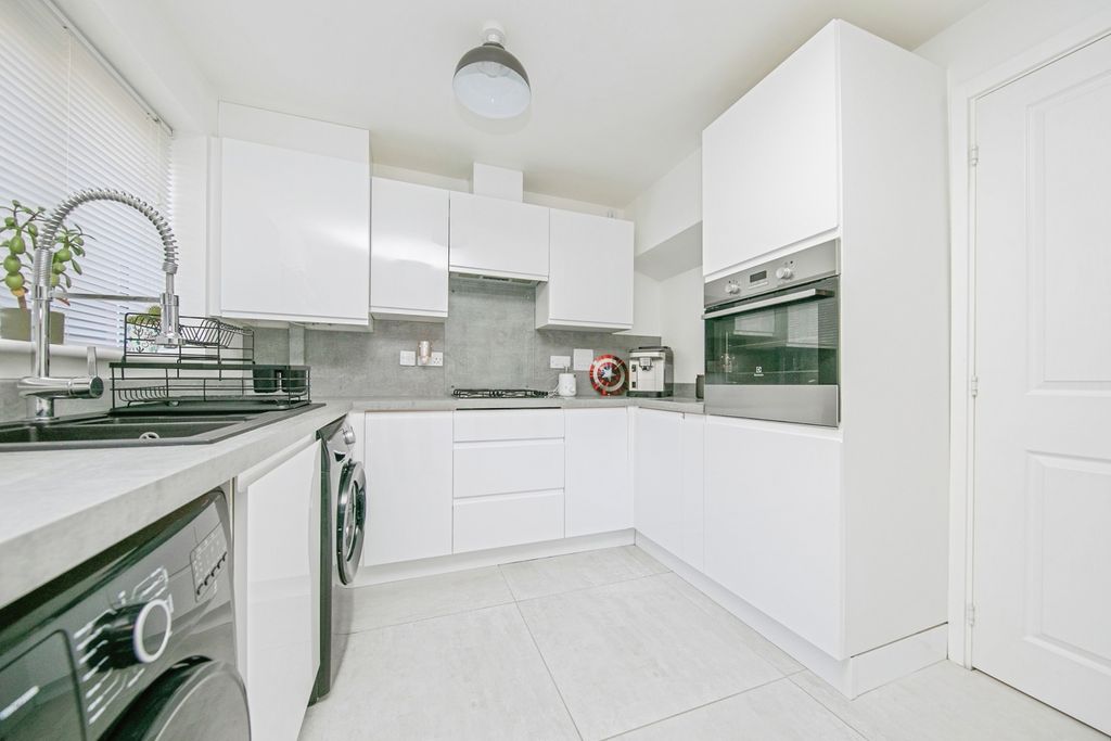 Property photo 1 of 14 Photo