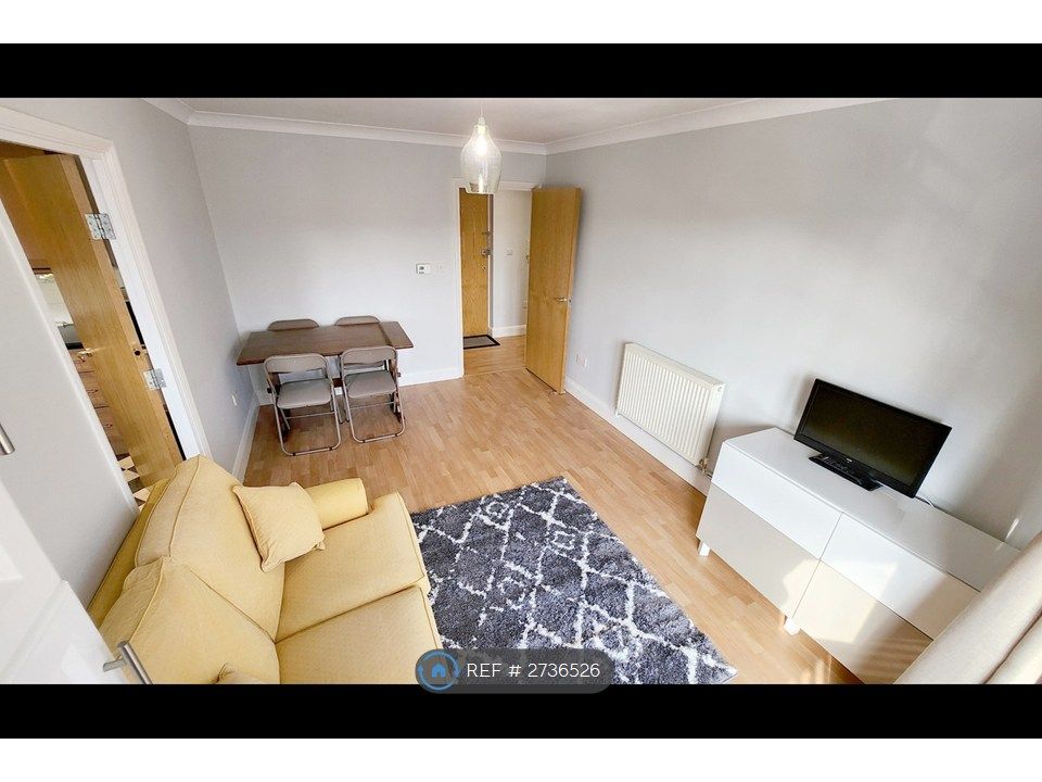 Property photo 3 of 9 Front Room