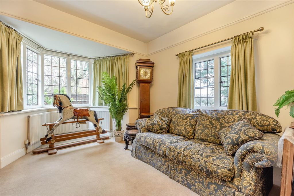 Property photo 3 of 18 8672005-Interior11.Jpg