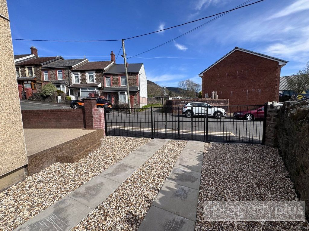 Property photo 2 of 12 Picture No. 03