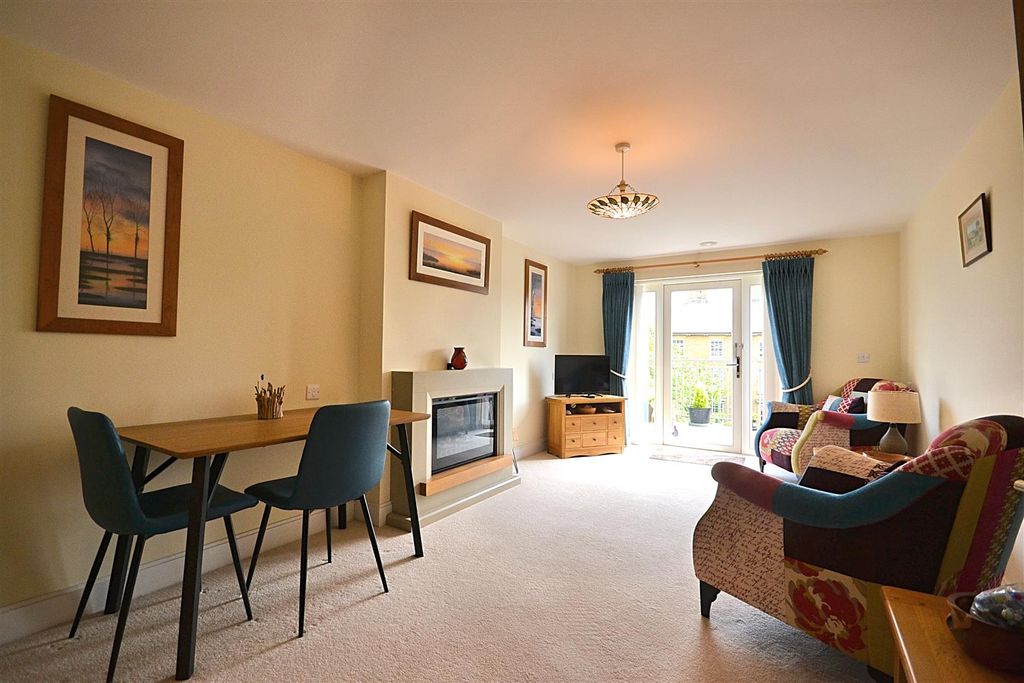 Property photo 2 of 10 7E (2).Png