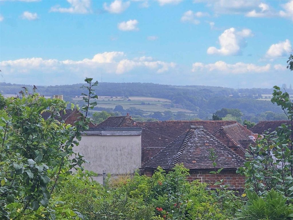 Property photo 2 of 16 Picture No. 27