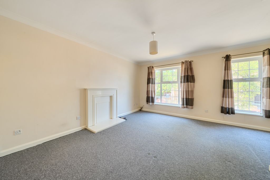 Property photo 3 of 11