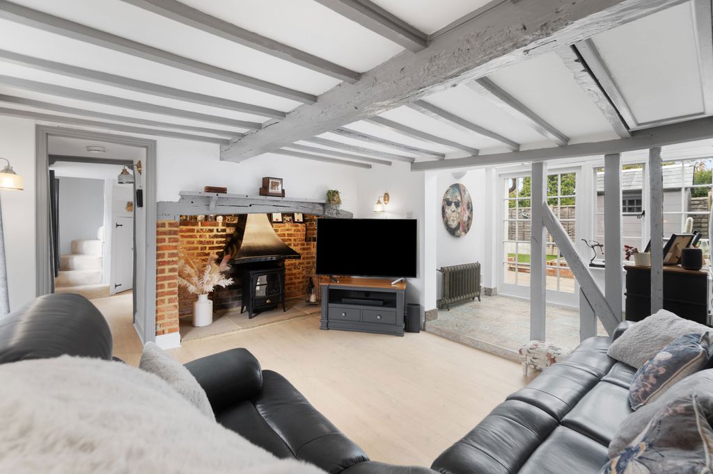 Property photo 2 of 17