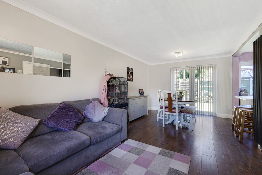 Property photo 3 of 18 5086955