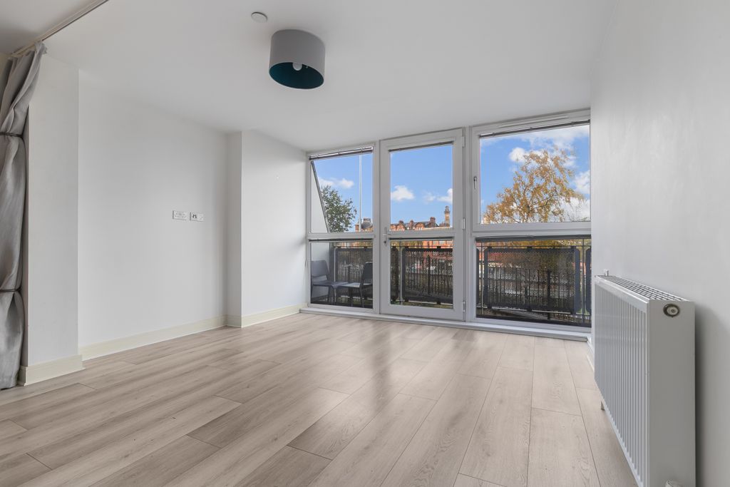 Property photo 3 of 24