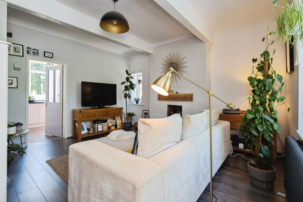 Property photo 3 of 20 Pbox-Img.Jpg
