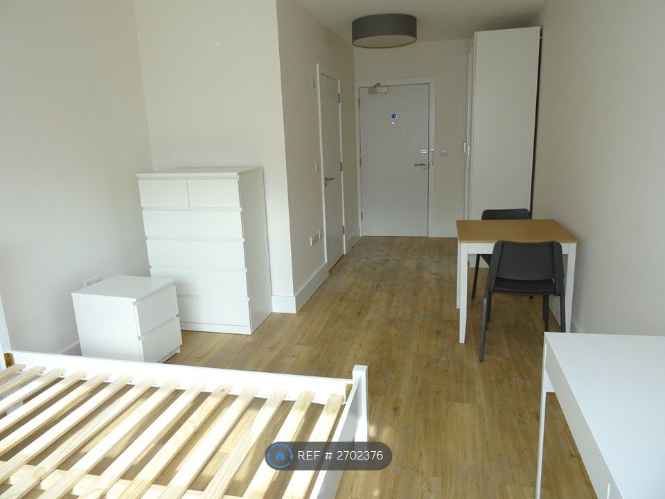 Property photo 2 of 9 Room d