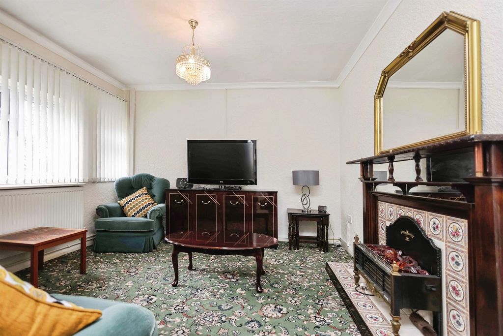 Property photo 3 of 10