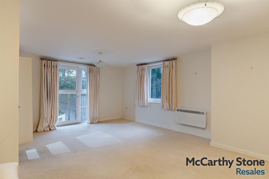 Property photo 3 of 18 Living Room: