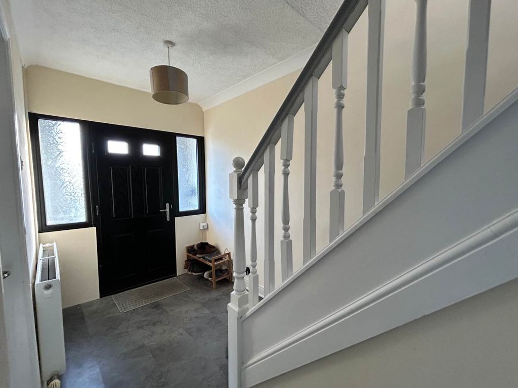 Property photo 3 of 13 5