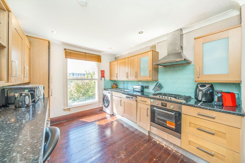 Property photo 3 of 8