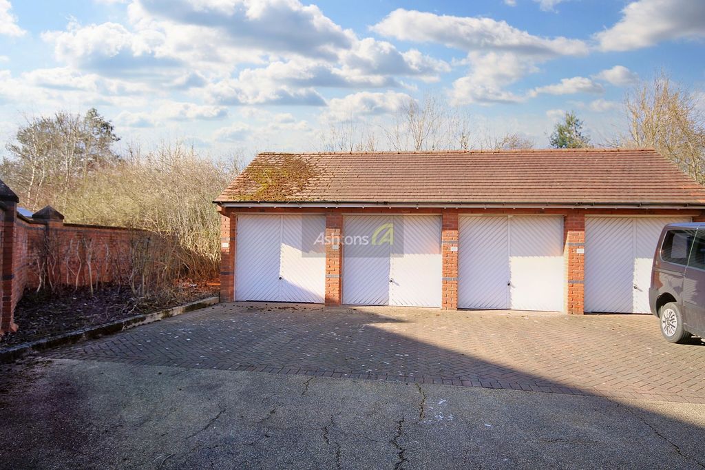 Property photo 3 of 20