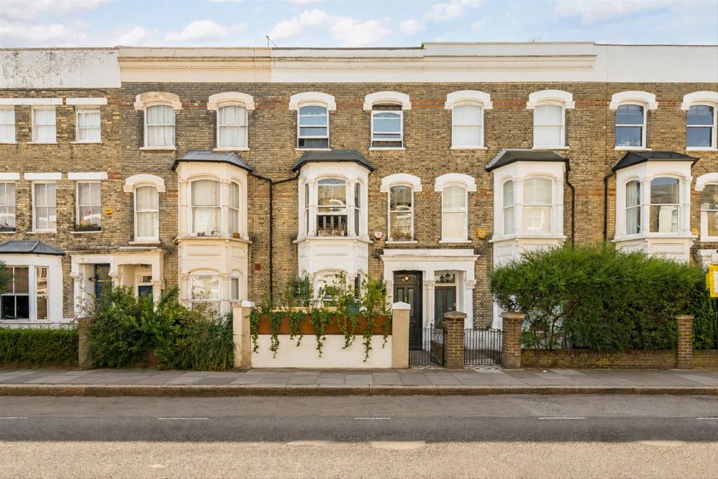 Property photo 1 of 11