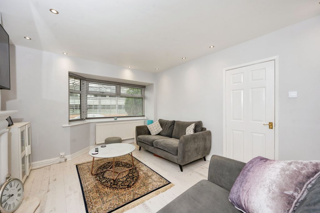 Property photo 2 of 17 Photography