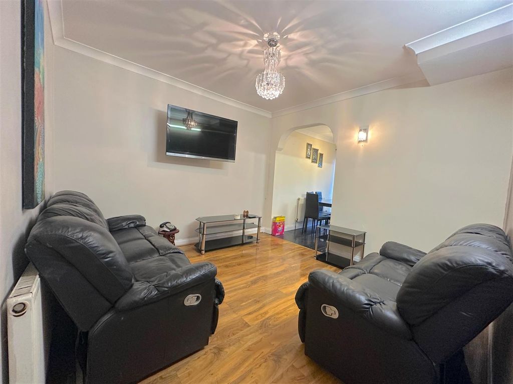 Property photo 3 of 15 Whatsapp Image 2025-03-19 At 5.35.06 Pm (16).Jpeg