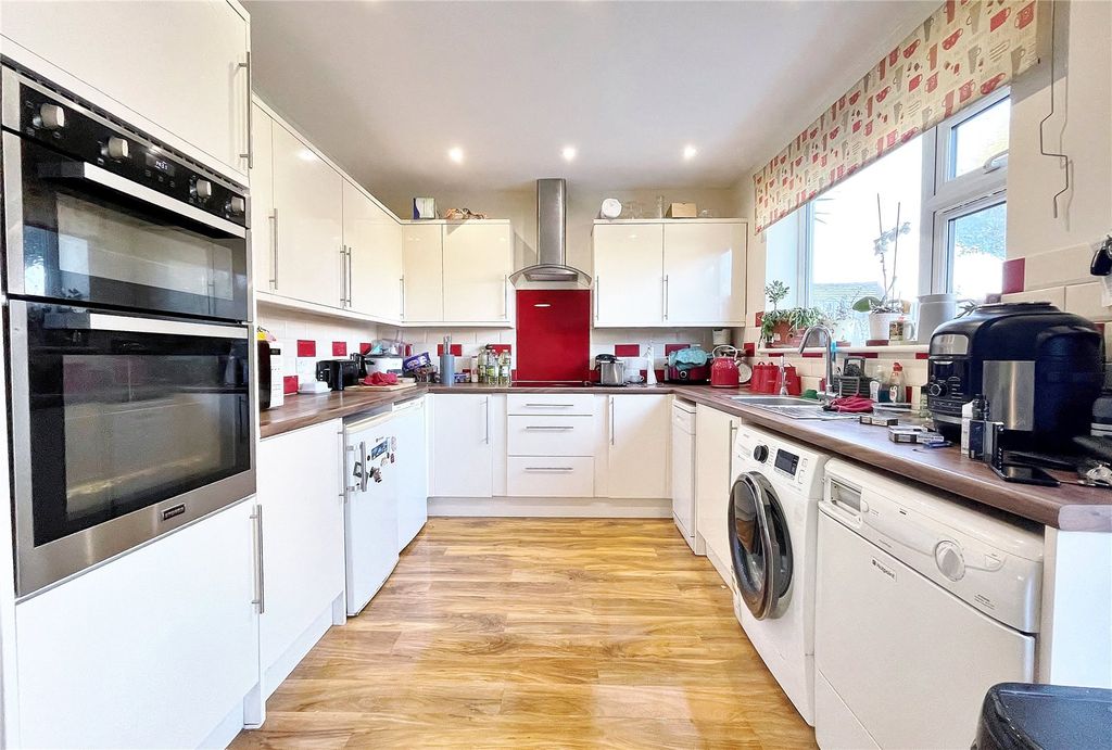 Property photo 2 of 17 Picture No. 04