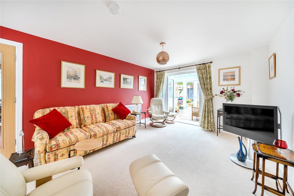 Property photo 3 of 15 Sitting Room