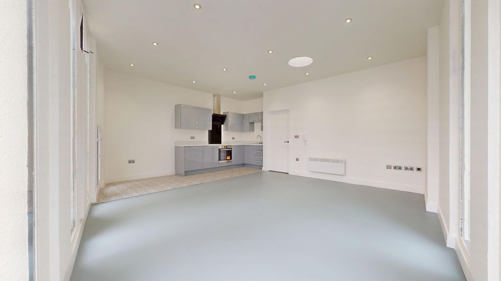 Property photo 3 of 44 4015506