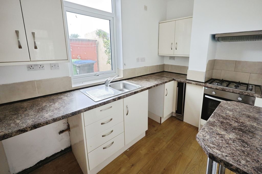 Property photo 3 of 9 Pbox-Img.Jpg