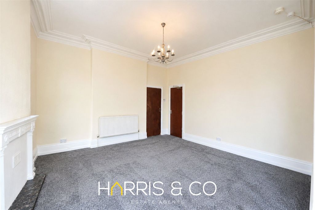 Property photo 3 of 7 Picture No. 02