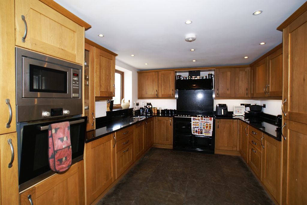 Property photo 3 of 13 Westwood fm Kit3