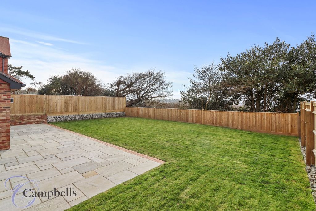 Property photo 3 of 42