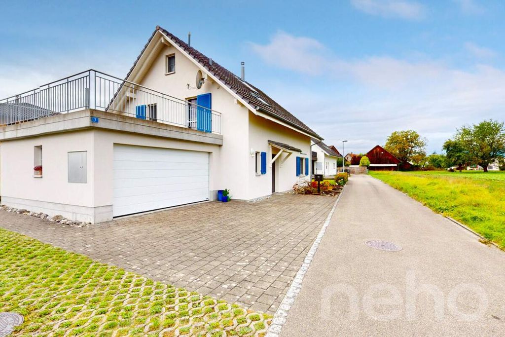 Property photo 1 of 11