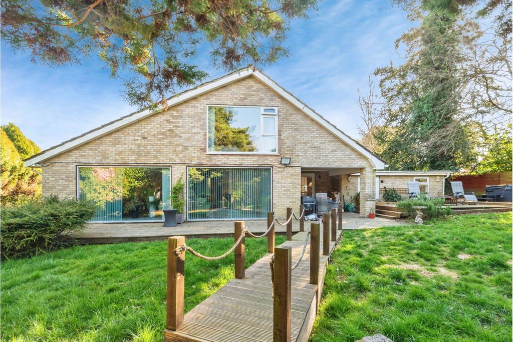 Property photo 1 of 24