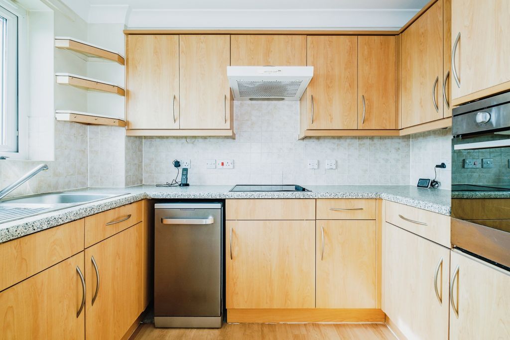 Property photo 2 of 10 Kitchen