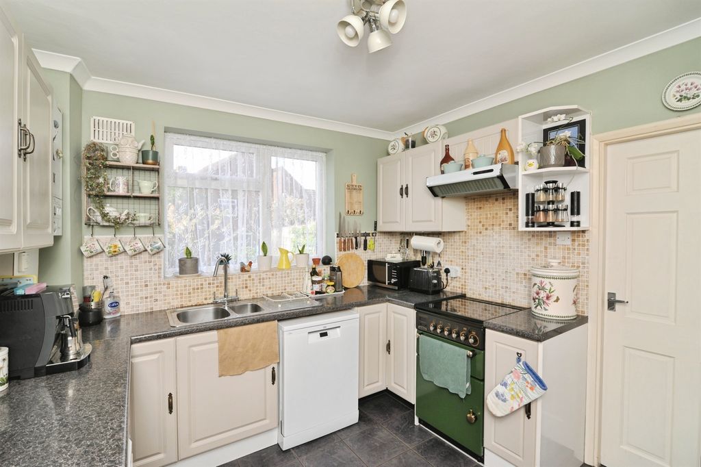 Property photo 2 of 16