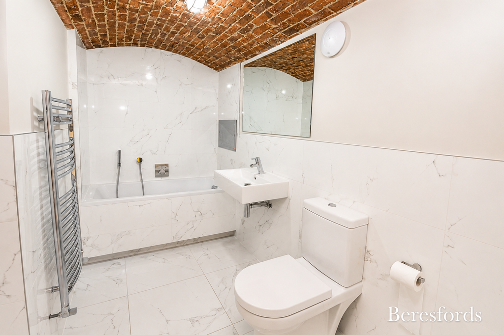 Property photo 2 of 7 Bathroom