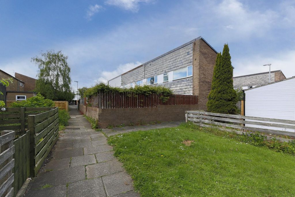 Property photo 1 of 18 External