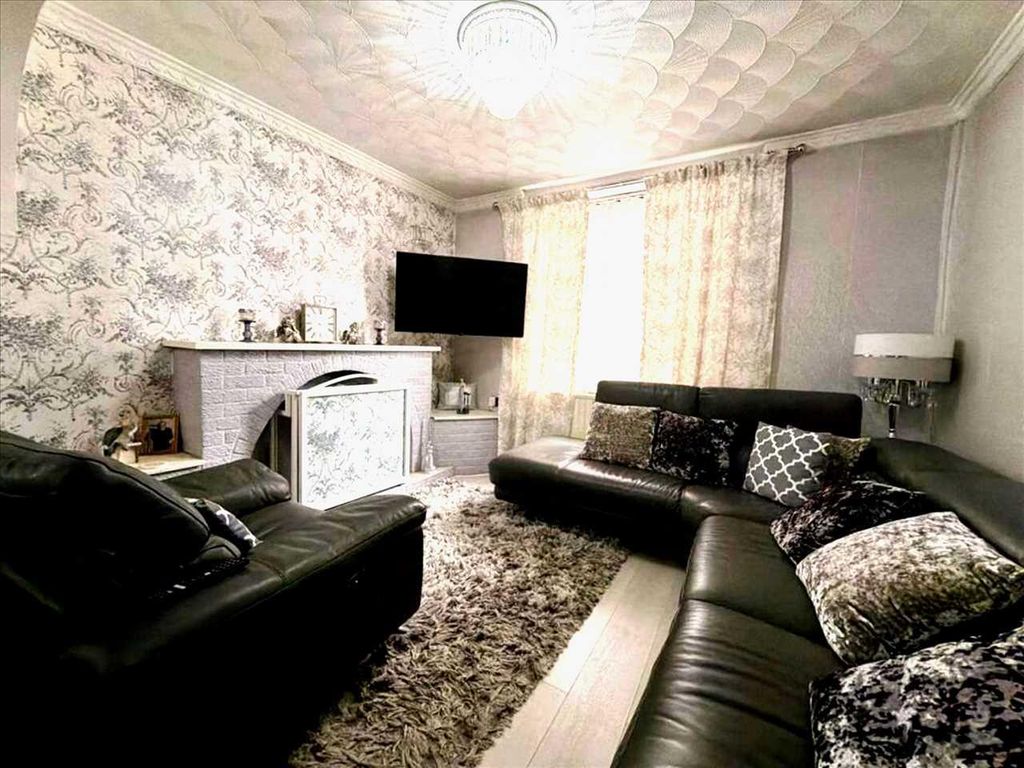 Property photo 3 of 26